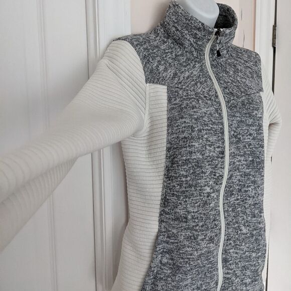 THE NORTH FACE two tone grey and white fleece lined jacket zip pull Small B1 - Picture 10 of 10